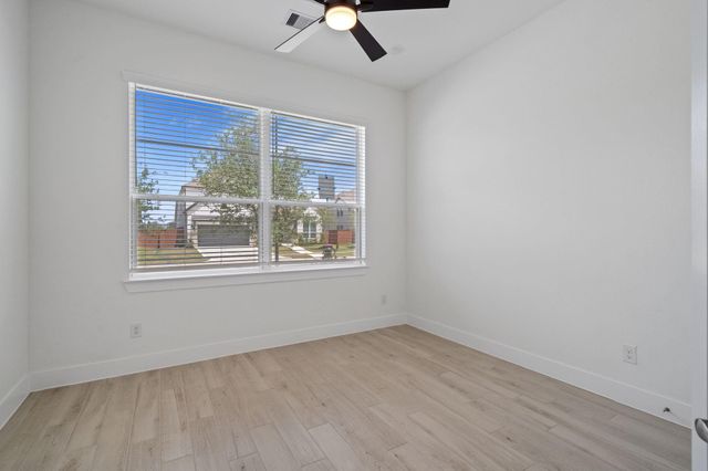 228 Sandhill Grove Trail, Waller, TX 77447