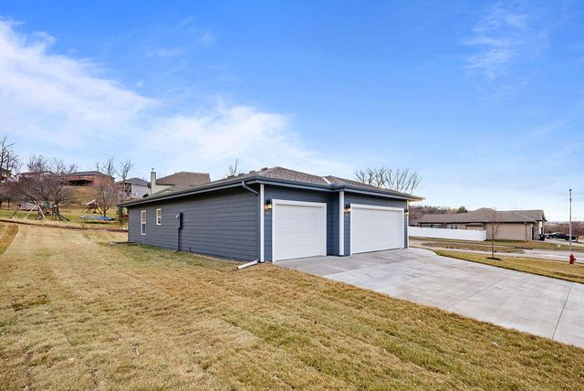 1314 SILVER Lane, Crescent, IA 51526
