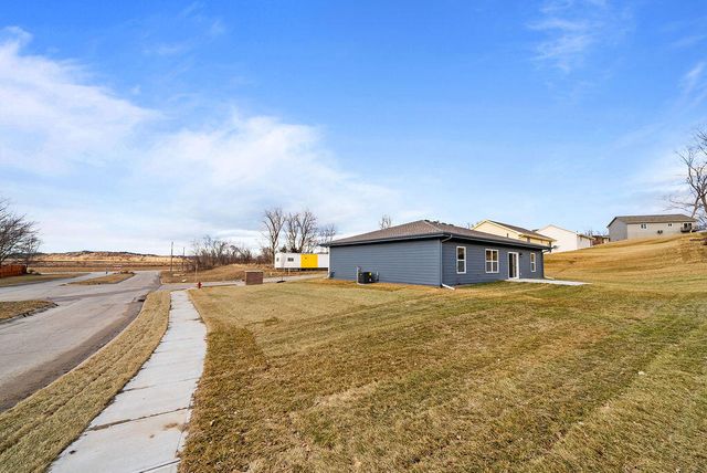 1314 SILVER Lane, Crescent, IA 51526