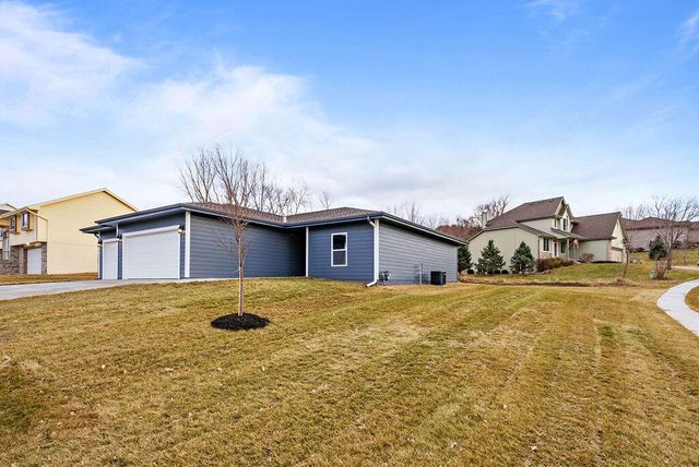 1314 SILVER Lane, Crescent, IA 51526