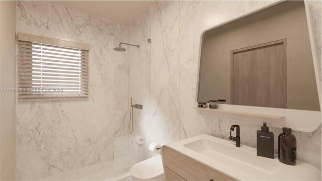 250 Collins Av 212, Miami Beach, FL 33139