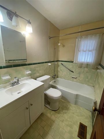 218 E Ercoupe Drive, Oklahoma City, OK 73110