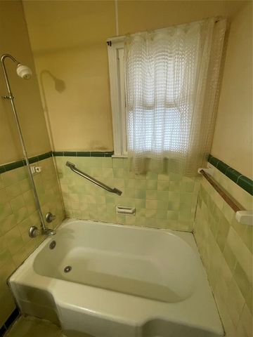 218 E Ercoupe Drive, Oklahoma City, OK 73110