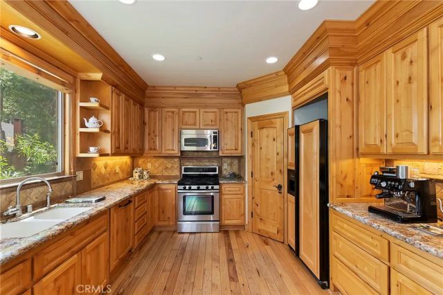 116 Fairway Drive, Lake Arrowhead, CA 92352