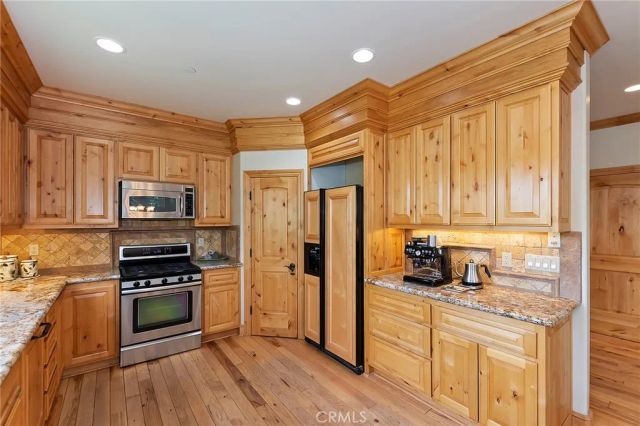 116 Fairway Drive, Lake Arrowhead, CA 92352