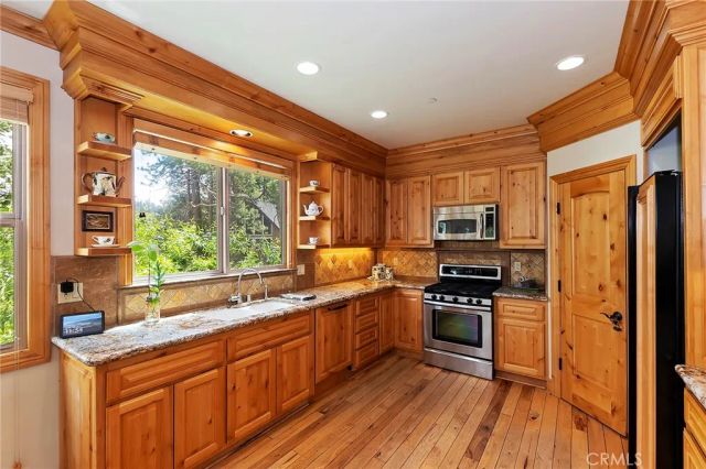 116 Fairway Drive, Lake Arrowhead, CA 92352