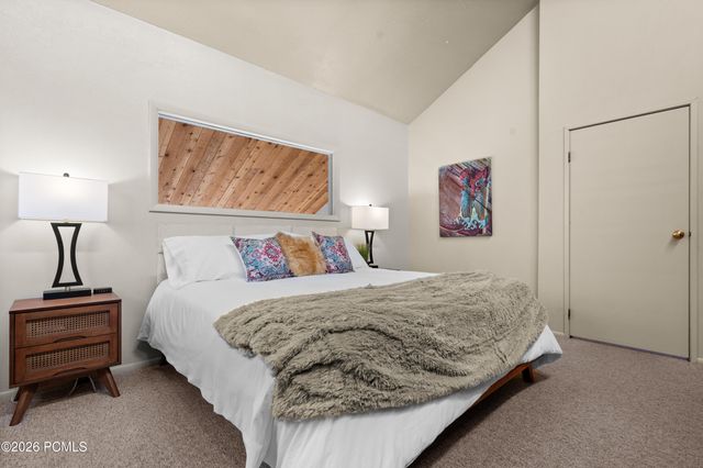 2149 Apache Trail Apt 18, Park City, UT 84098