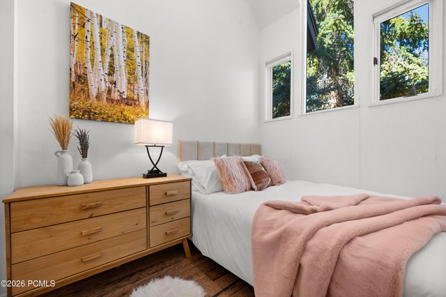 2149 Apache Trail Apt 18, Park City, UT 84098