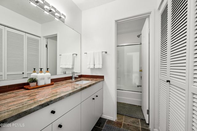 2149 Apache Trail Apt 18, Park City, UT 84098