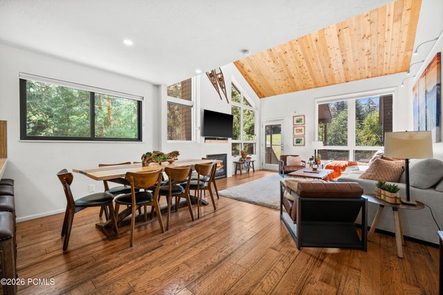 2149 Apache Trail Apt 18, Park City, UT 84098