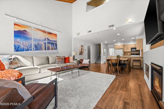 2149 Apache Trail Apt 18, Park City, UT 84098