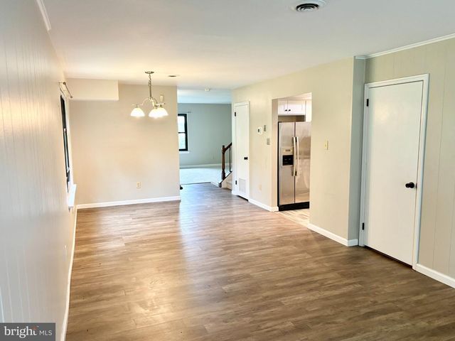 1726 SARATOGA CT, Allentown, PA 18104