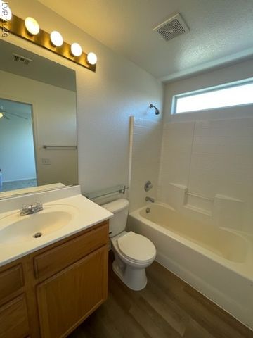 5875 West Santoli Avenue, Las Vegas, NV 89139
