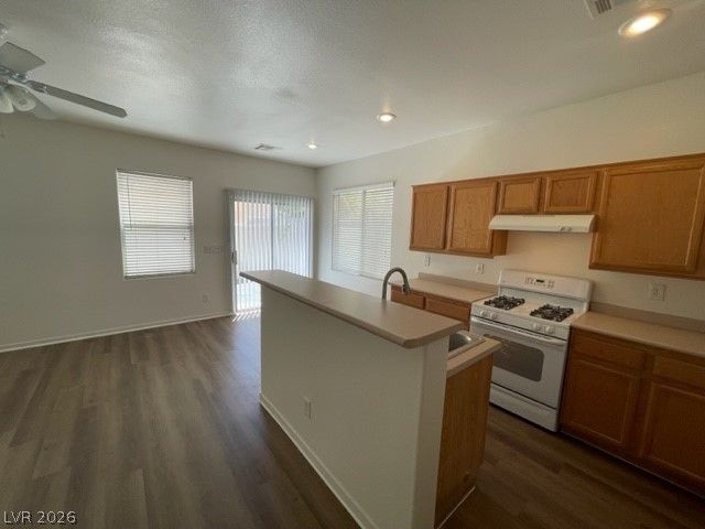 5875 West Santoli Avenue, Las Vegas, NV 89139