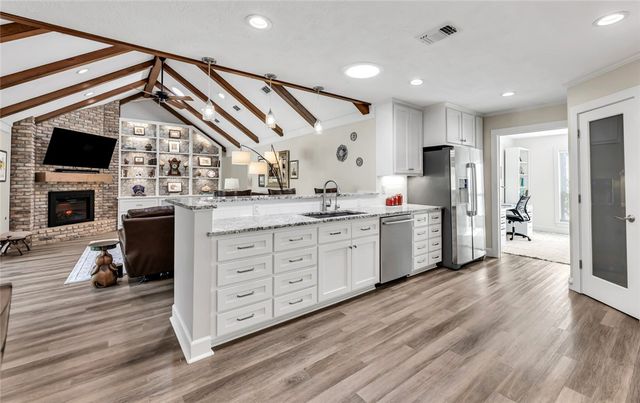 3005 Camelot Drive NW, Bryan, TX 77802