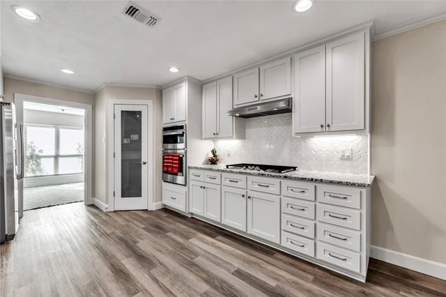 3005 Camelot Drive NW, Bryan, TX 77802