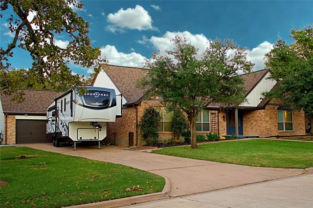 3005 Camelot Drive NW, Bryan, TX 77802
