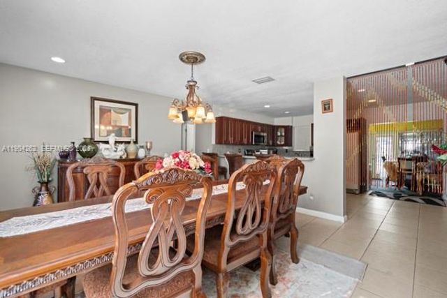 707 SE Karrigan Ter, Port St. Lucie, FL 34983