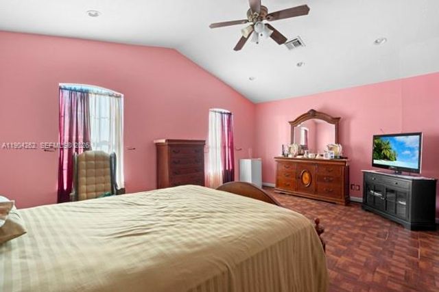 707 SE Karrigan Ter, Port St. Lucie, FL 34983