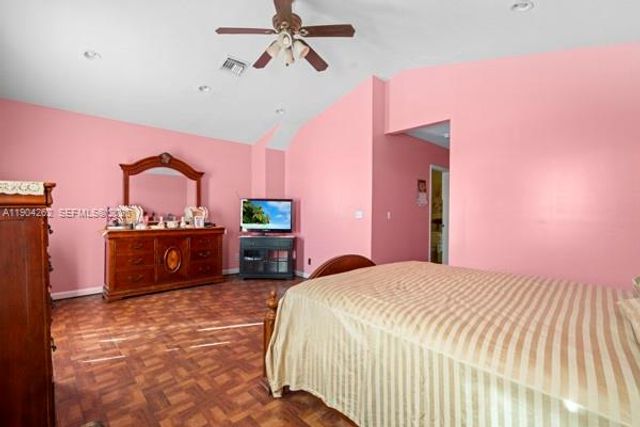 707 SE Karrigan Ter, Port St. Lucie, FL 34983