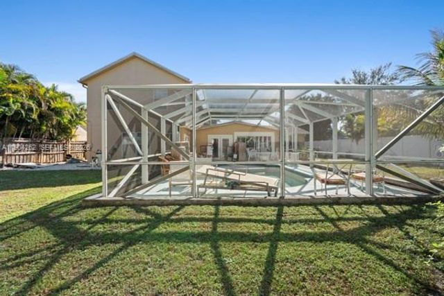 707 SE Karrigan Ter, Port St. Lucie, FL 34983