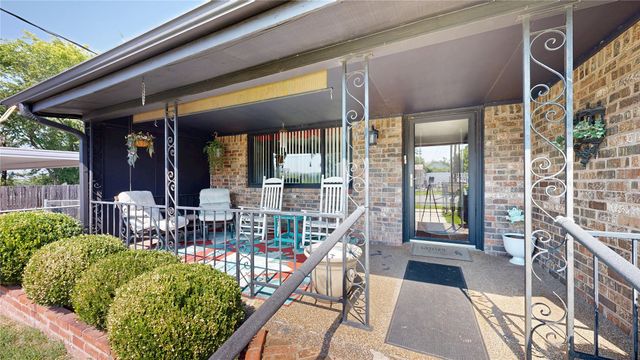 5909 S 63rd West West Avenue, Tulsa, OK 74107