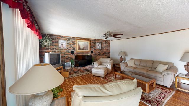 5909 S 63rd West West Avenue, Tulsa, OK 74107
