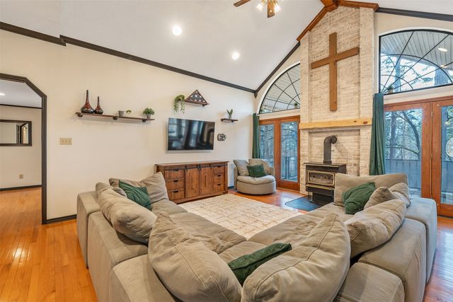 19261 County Road 445, Lindale, TX 75771