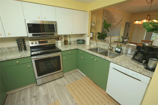 3731 SARASOTA SQUARE BOULEVARD 101E, Sarasota, FL 34238