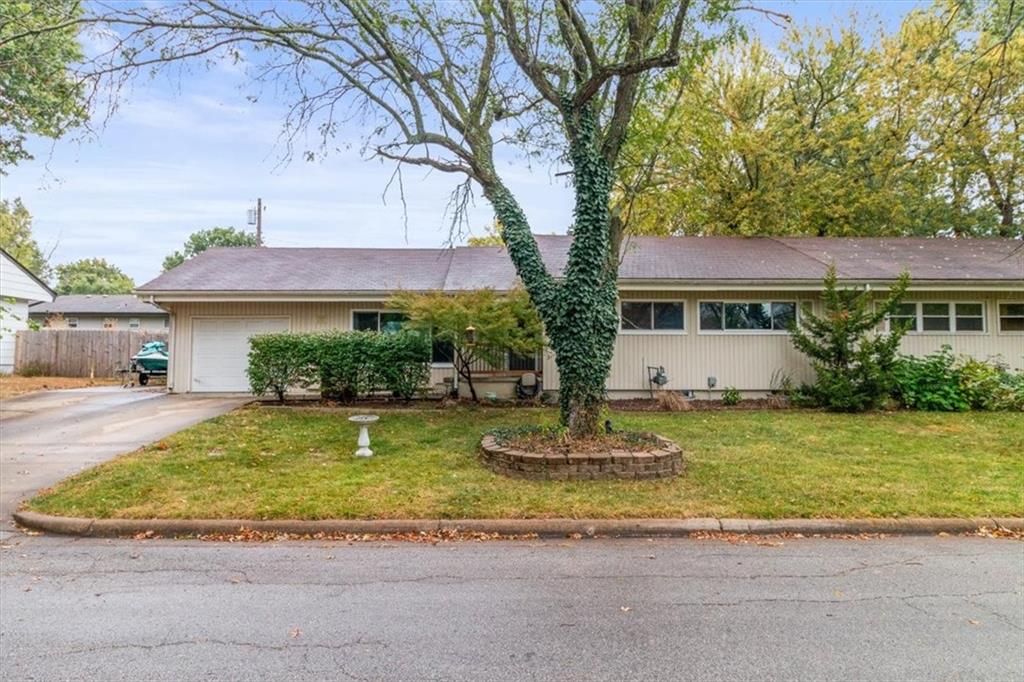 516 Silverado Trail, Belton, MO 64012