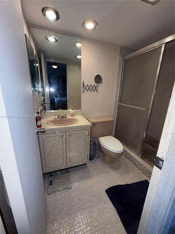 3250 N Palm Aire Dr 508, Pompano Beach, FL 33069