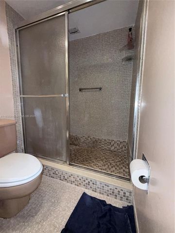 3250 N Palm Aire Dr 508, Pompano Beach, FL 33069