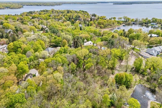 445 Bovey Road, Wayzata, MN 55391