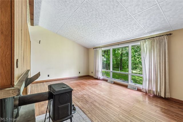 9087 Ranch Drive, Chesterland, OH 44026