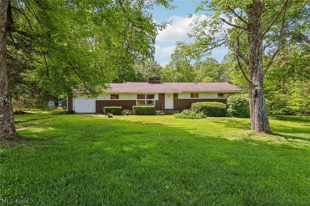 9087 Ranch Drive, Chesterland, OH 44026