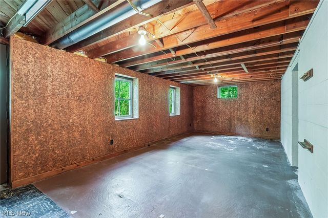 9087 Ranch Drive, Chesterland, OH 44026