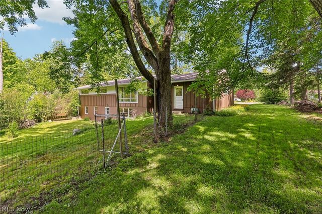 9087 Ranch Drive, Chesterland, OH 44026