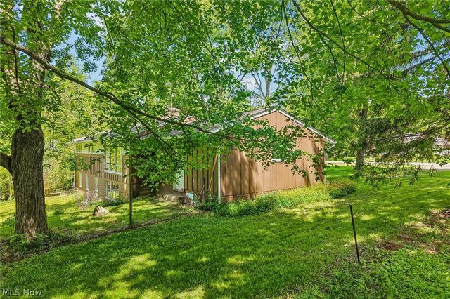 9087 Ranch Drive, Chesterland, OH 44026