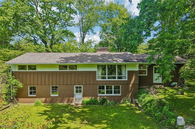 9087 Ranch Drive, Chesterland, OH 44026
