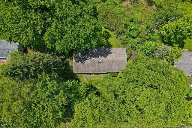 9087 Ranch Drive, Chesterland, OH 44026