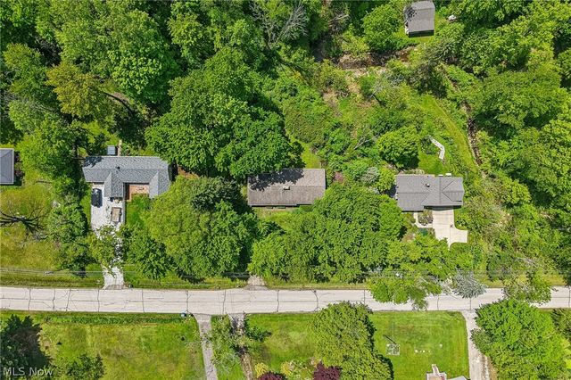 9087 Ranch Drive, Chesterland, OH 44026