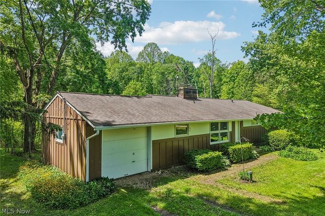 9087 Ranch Drive, Chesterland, OH 44026