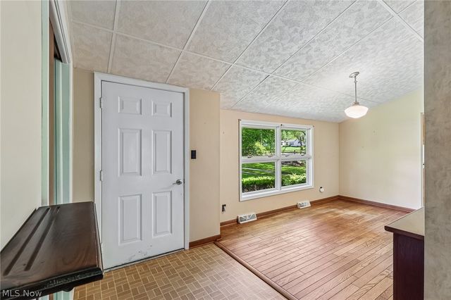 9087 Ranch Drive, Chesterland, OH 44026