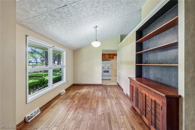 9087 Ranch Drive, Chesterland, OH 44026