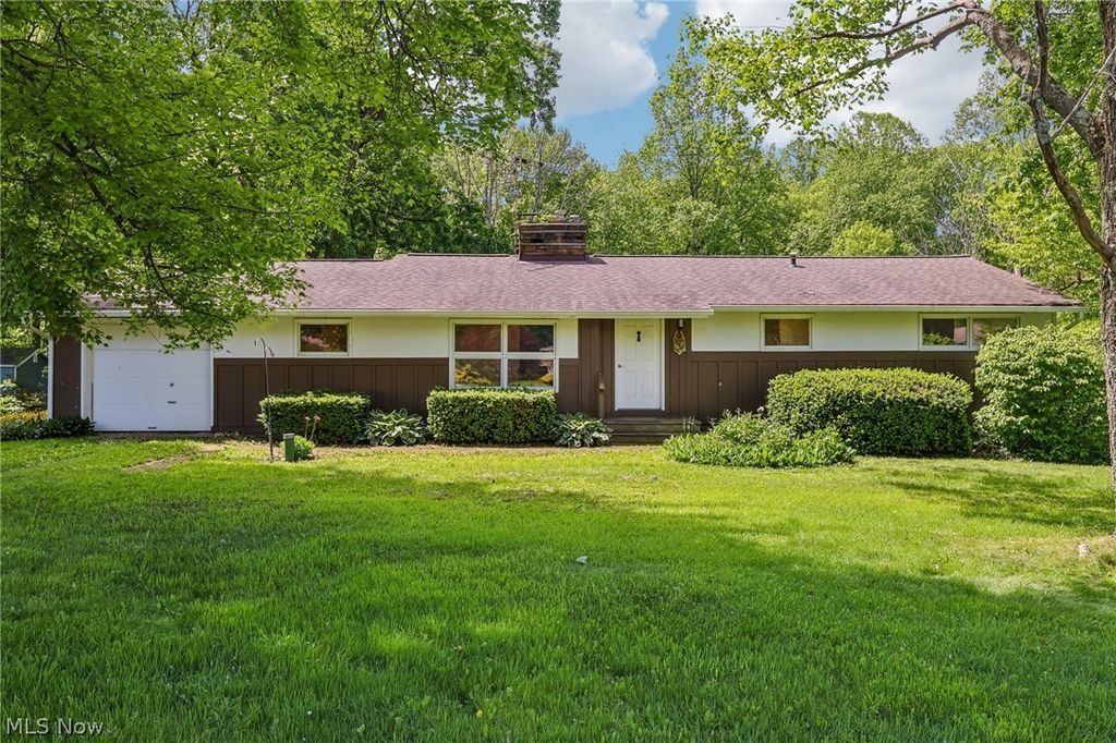 9087 Ranch Drive, Chesterland, OH 44026