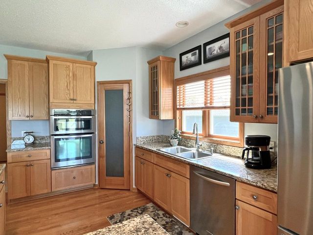 2996 Fairway Drive, Chaska, MN 55318