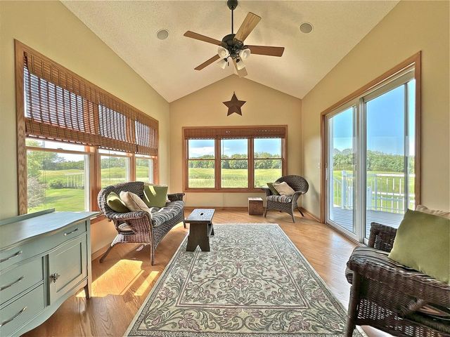 2996 Fairway Drive, Chaska, MN 55318