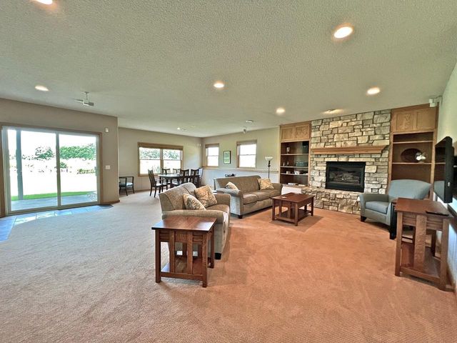 2996 Fairway Drive, Chaska, MN 55318