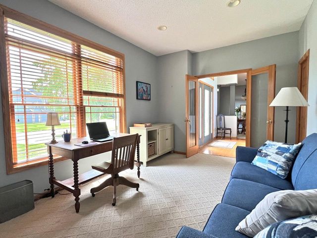 2996 Fairway Drive, Chaska, MN 55318