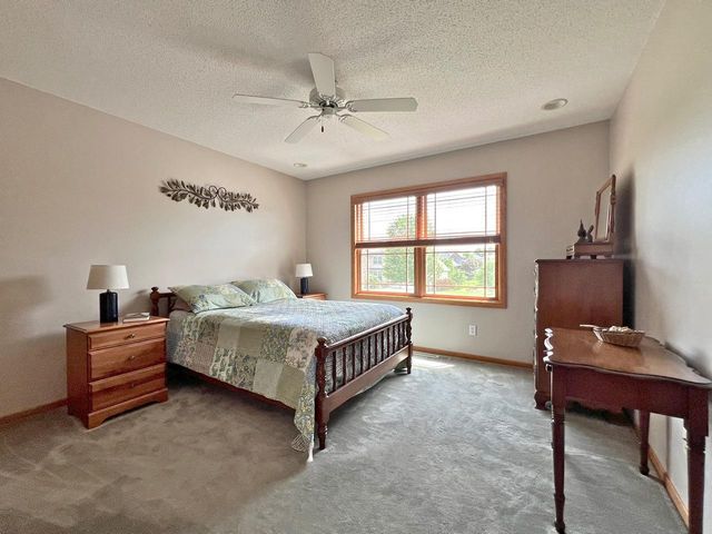 2996 Fairway Drive, Chaska, MN 55318